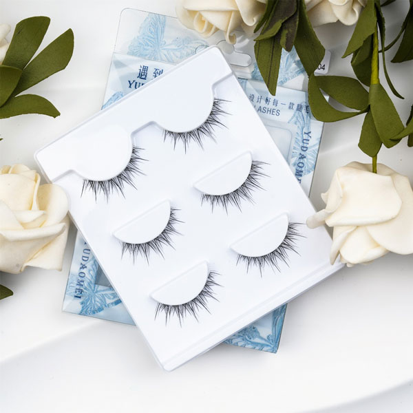 Osiągnij idealny wygląd anime dzięki Clear Band Manga Lashes