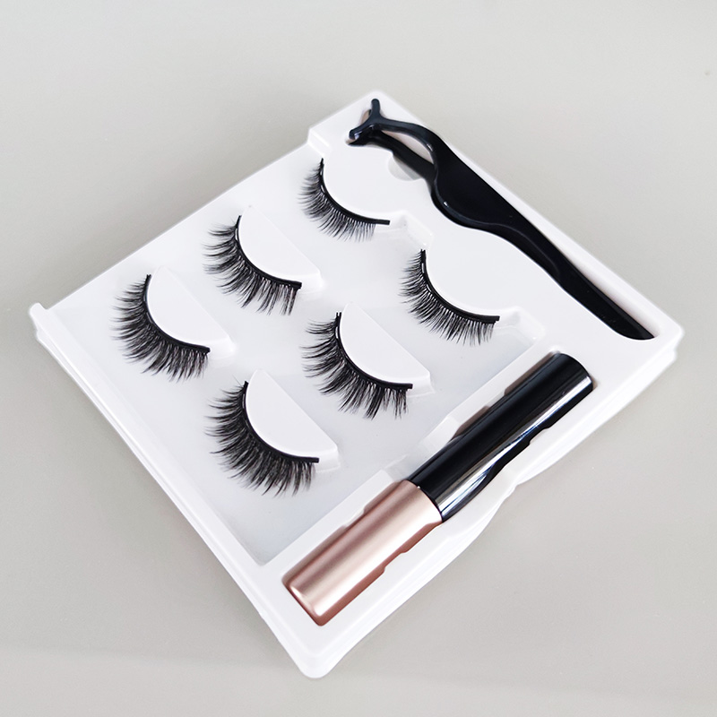 Naturalny wygląd rzęs magnetycznych 3D za pomocą eyelinera i pęsety