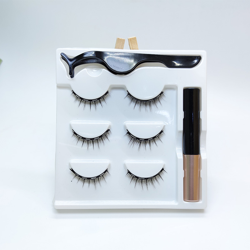 Naturalne rzęsy magnetyczne z eyelinerem